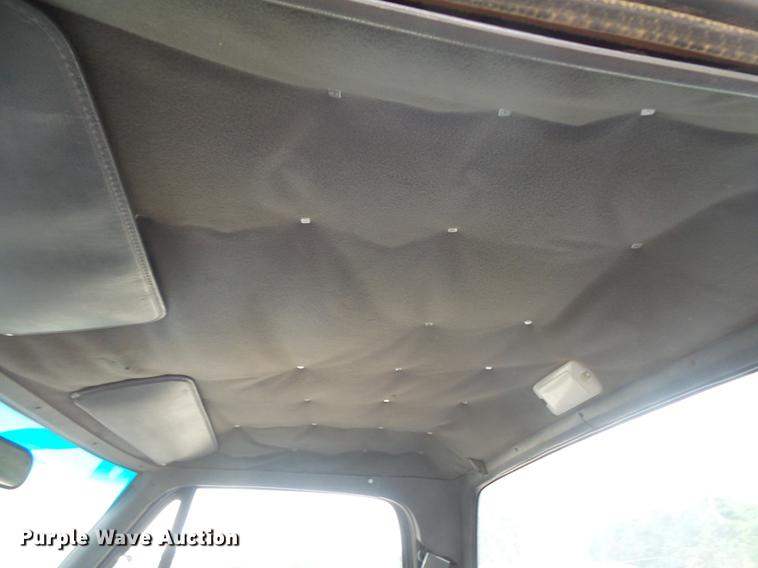 image for item DB8127 1992 Dodge D150 pickup truck