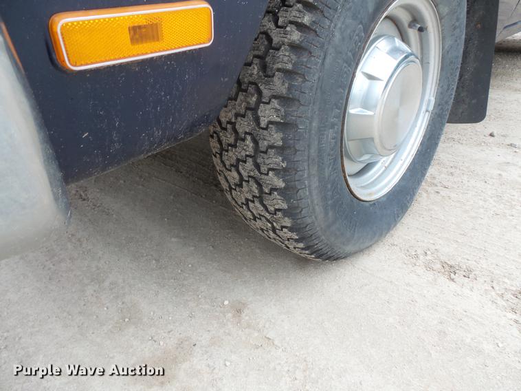 image for item DB8127 1992 Dodge D150 pickup truck