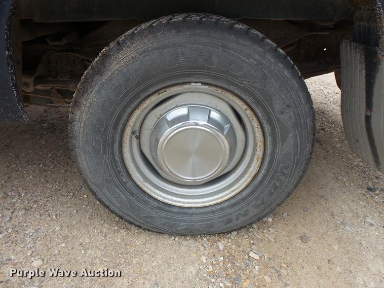 image for item DB8127 1992 Dodge D150 pickup truck