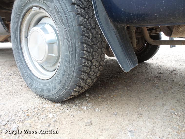 image for item DB8127 1992 Dodge D150 pickup truck