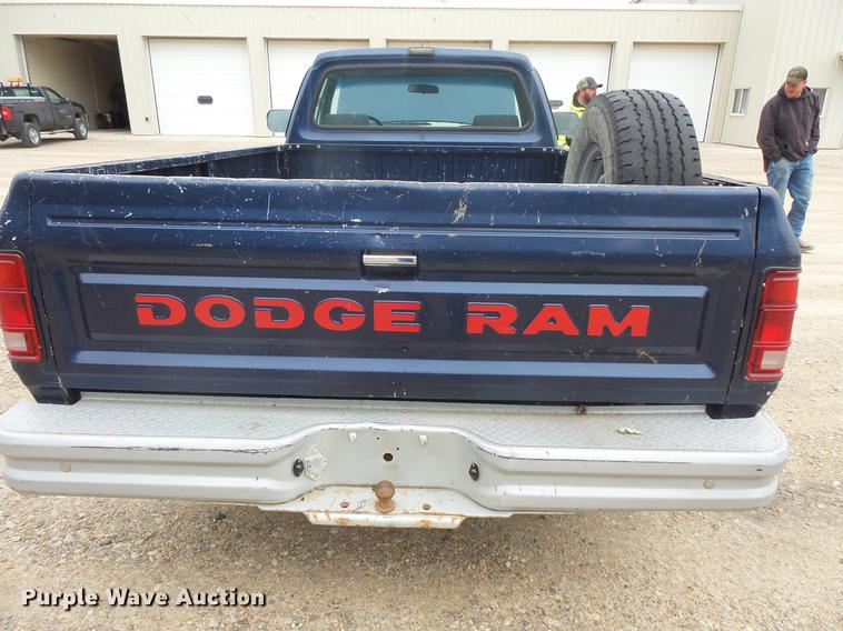 image for item DB8127 1992 Dodge D150 pickup truck