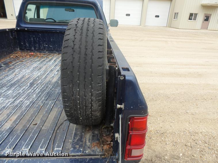 image for item DB8127 1992 Dodge D150 pickup truck