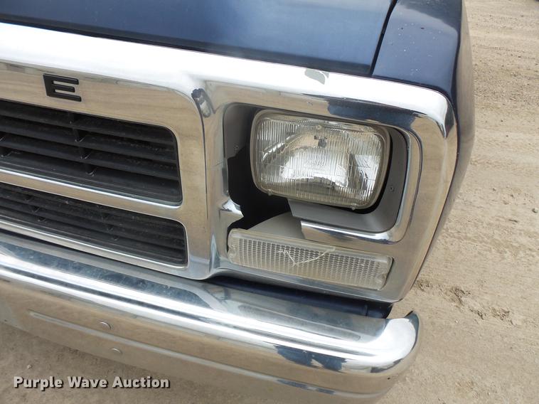 image for item DB8127 1992 Dodge D150 pickup truck