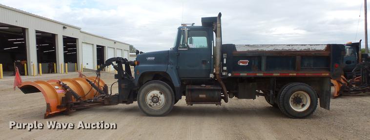image for item DB8129 1994 Ford LN8000 dump truck