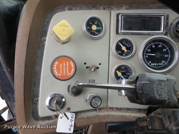 image for item DB8129 1994 Ford LN8000 dump truck