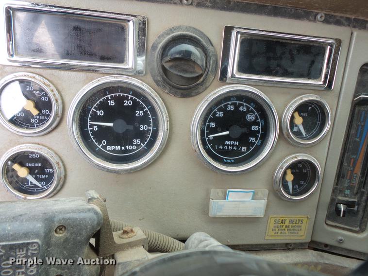 image for item DB8129 1994 Ford LN8000 dump truck