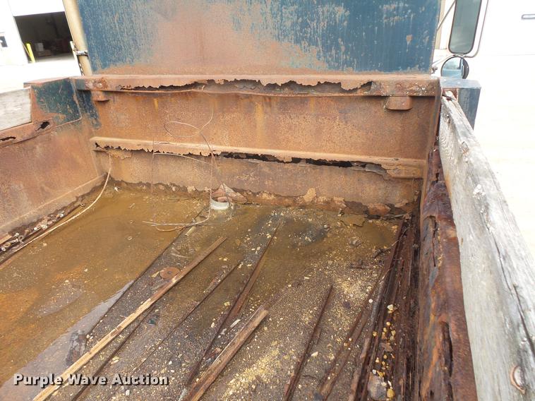 image for item DB8129 1994 Ford LN8000 dump truck