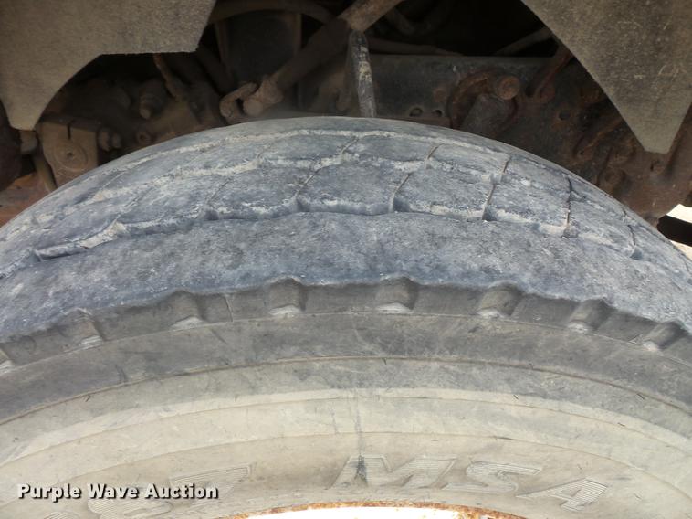 image for item DB8129 1994 Ford LN8000 dump truck