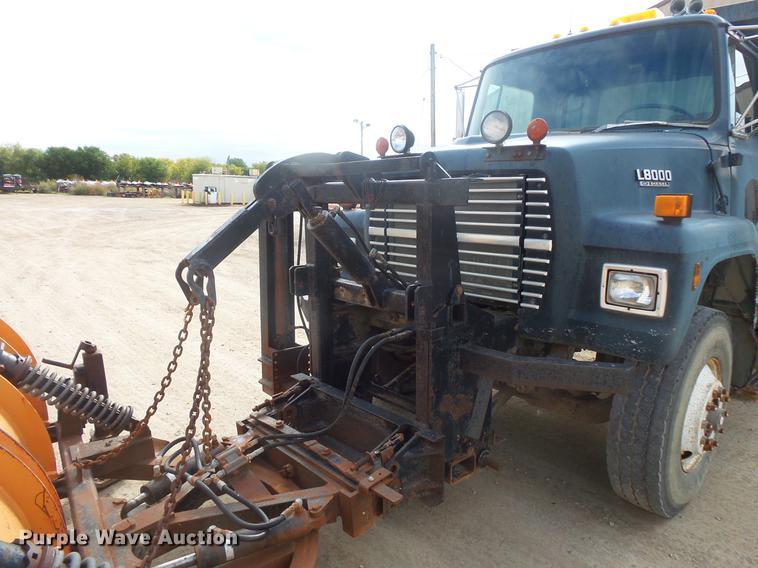 image for item DB8129 1994 Ford LN8000 dump truck