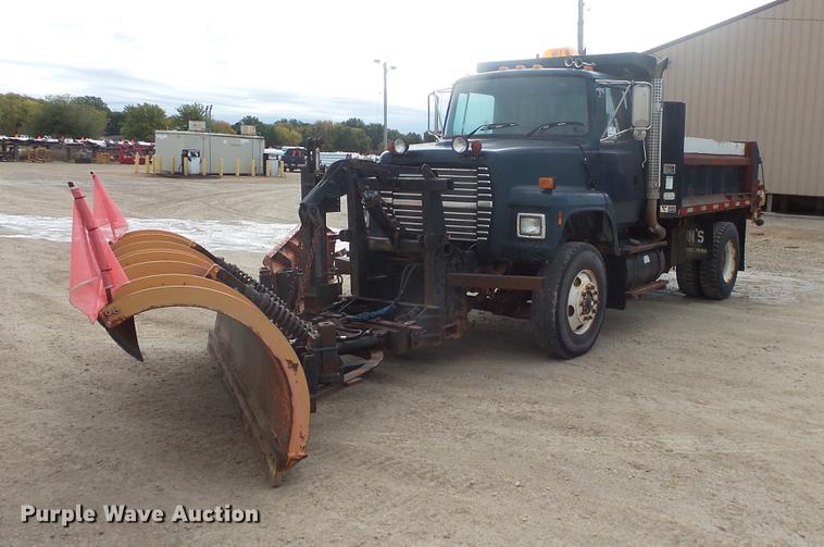 image for item DB8130 1997 Ford LN8000 dump truck