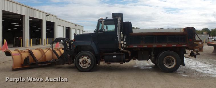 image for item DB8130 1997 Ford LN8000 dump truck