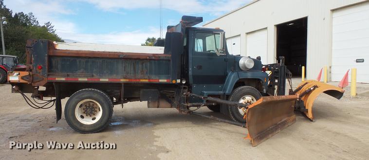 image for item DB8130 1997 Ford LN8000 dump truck