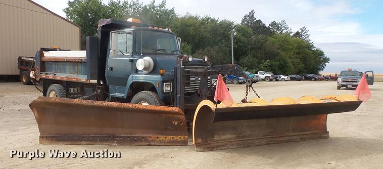 image for item DB8130 1997 Ford LN8000 dump truck