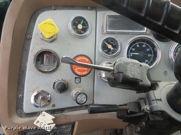 image for item DB8130 1997 Ford LN8000 dump truck