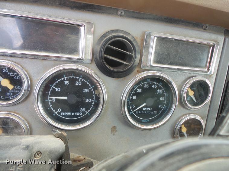 image for item DB8130 1997 Ford LN8000 dump truck