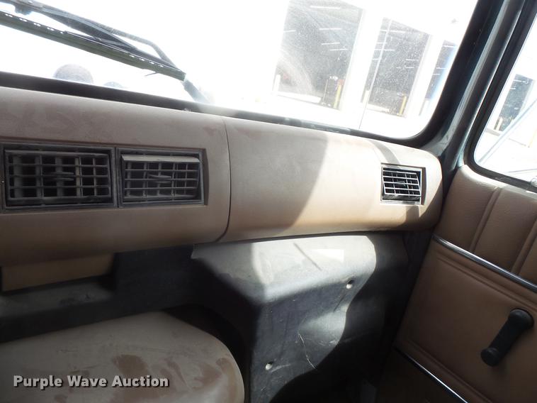 image for item DB8130 1997 Ford LN8000 dump truck