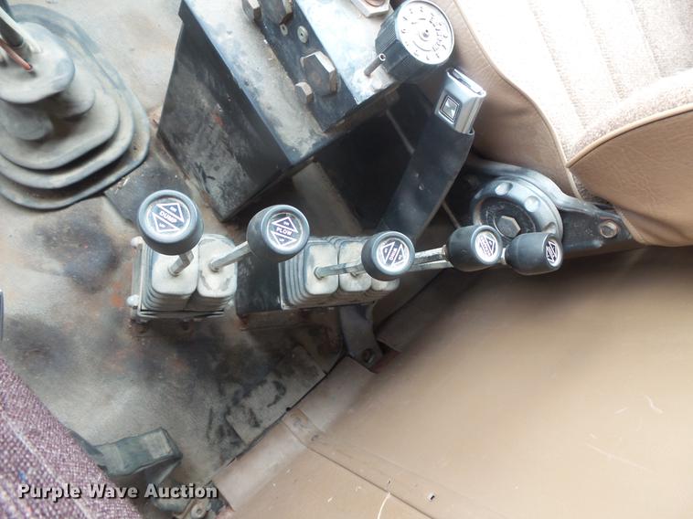 image for item DB8130 1997 Ford LN8000 dump truck