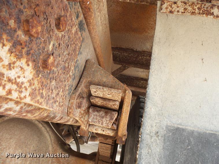 image for item DB8130 1997 Ford LN8000 dump truck