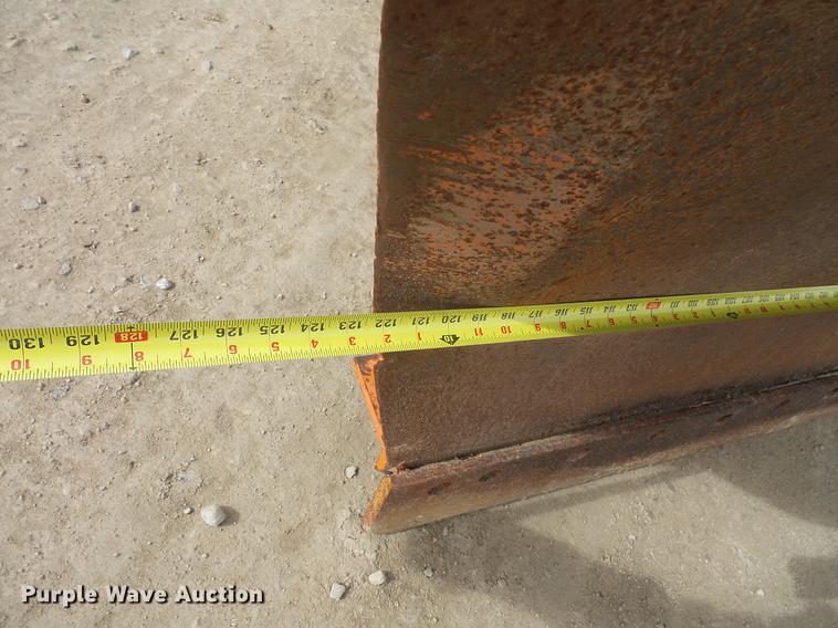 image for item DB8130 1997 Ford LN8000 dump truck