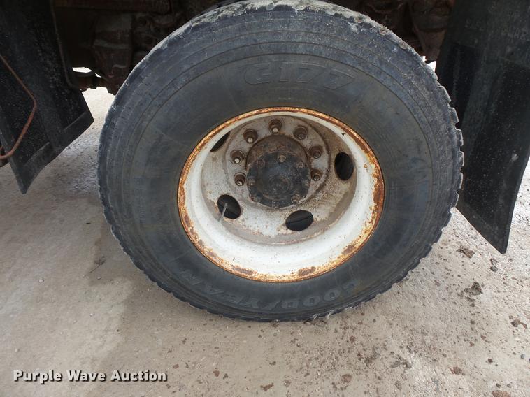 image for item DB8130 1997 Ford LN8000 dump truck