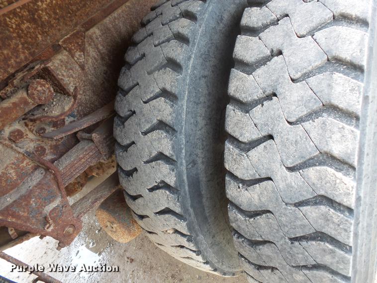 image for item DB8130 1997 Ford LN8000 dump truck