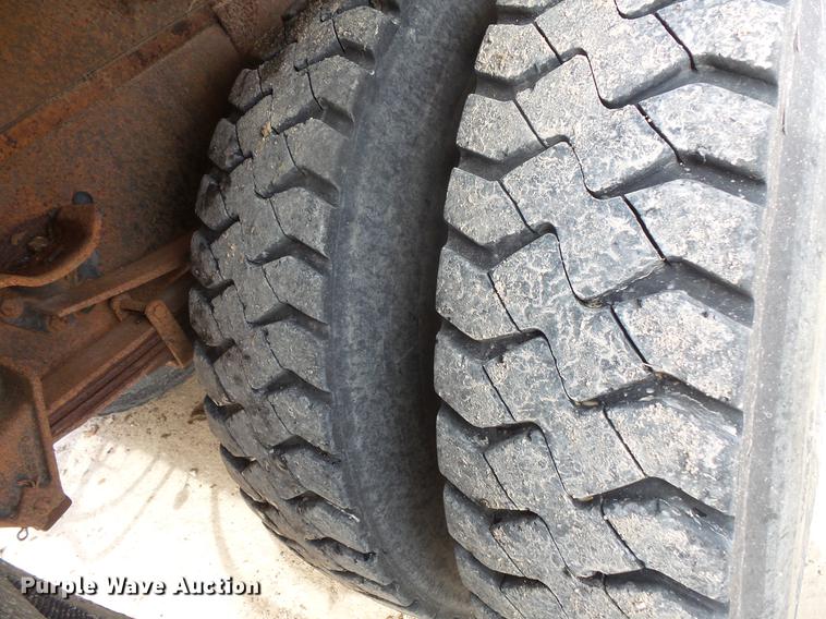 image for item DB8130 1997 Ford LN8000 dump truck