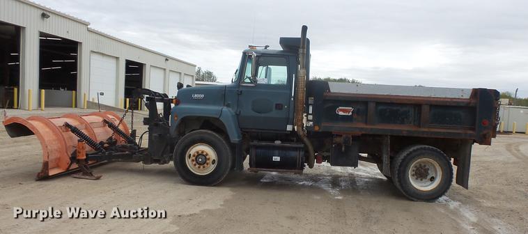 image for item DB8131 1994 Ford LN8000 dump truck