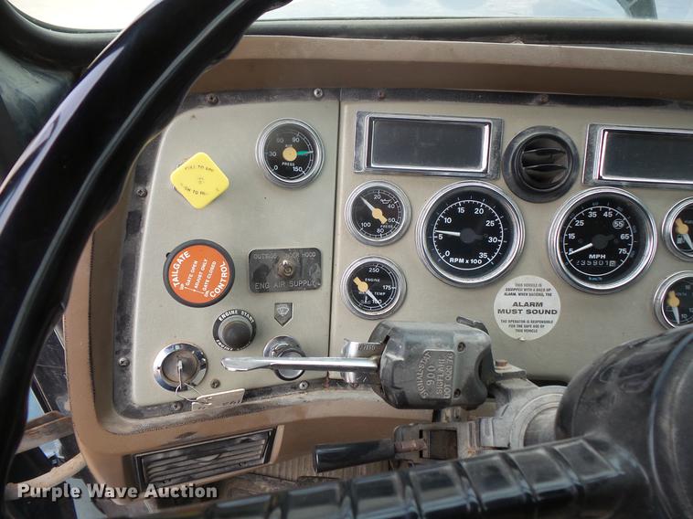 image for item DB8131 1994 Ford LN8000 dump truck