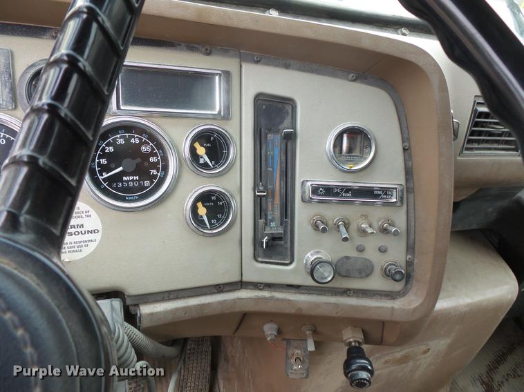 image for item DB8131 1994 Ford LN8000 dump truck