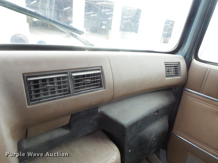 image for item DB8131 1994 Ford LN8000 dump truck