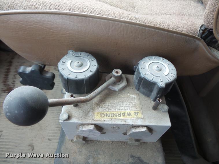 image for item DB8131 1994 Ford LN8000 dump truck