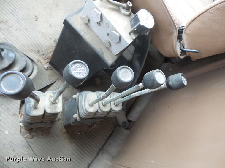 image for item DB8131 1994 Ford LN8000 dump truck