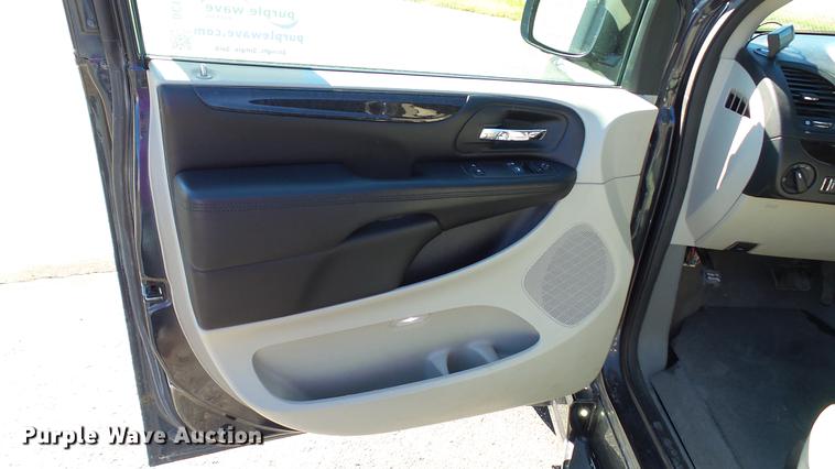 image for item DC1000 2013 Dodge Grand Caravan van