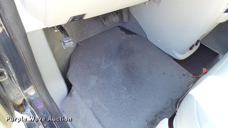 image for item DC1000 2013 Dodge Grand Caravan van