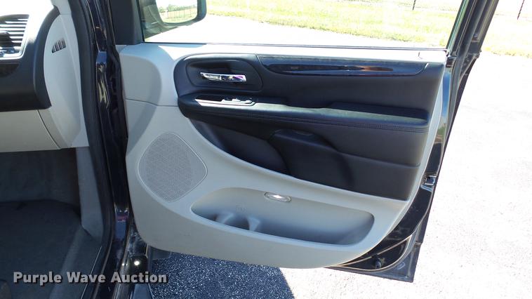 image for item DC1000 2013 Dodge Grand Caravan van