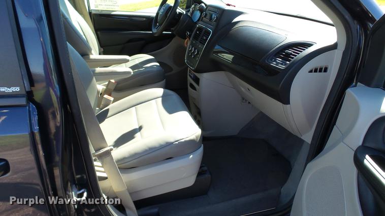 image for item DC1000 2013 Dodge Grand Caravan van