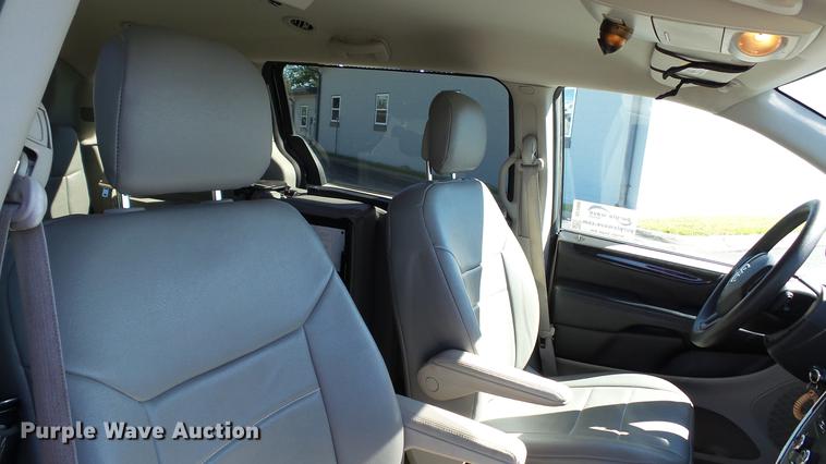 image for item DC1000 2013 Dodge Grand Caravan van