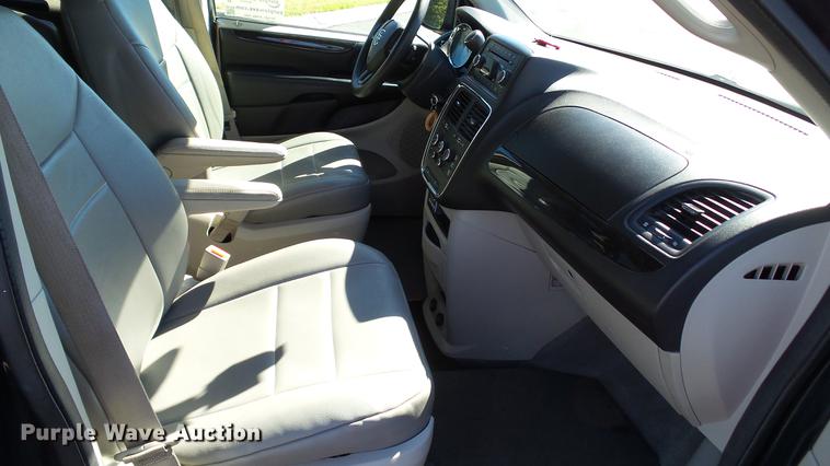 image for item DC1000 2013 Dodge Grand Caravan van