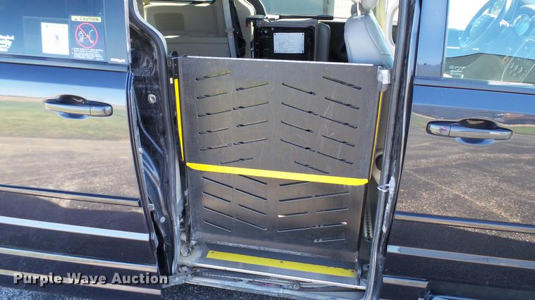 image for item DC1000 2013 Dodge Grand Caravan van