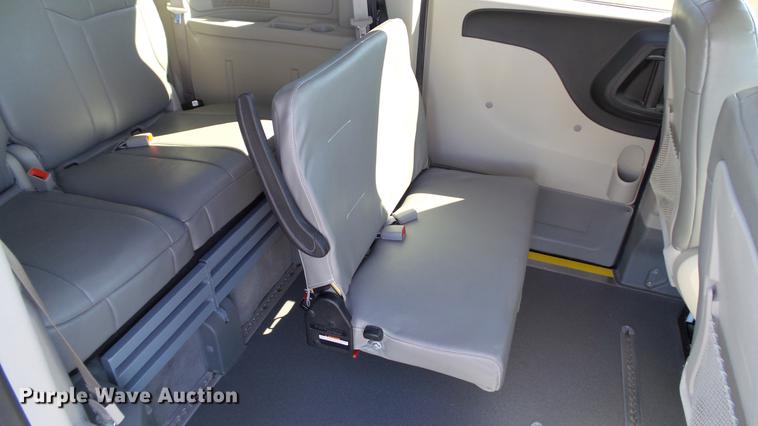 image for item DC1000 2013 Dodge Grand Caravan van