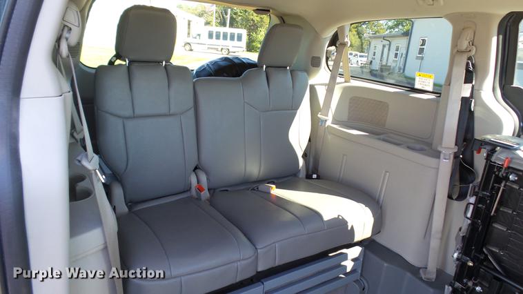 image for item DC1000 2013 Dodge Grand Caravan van