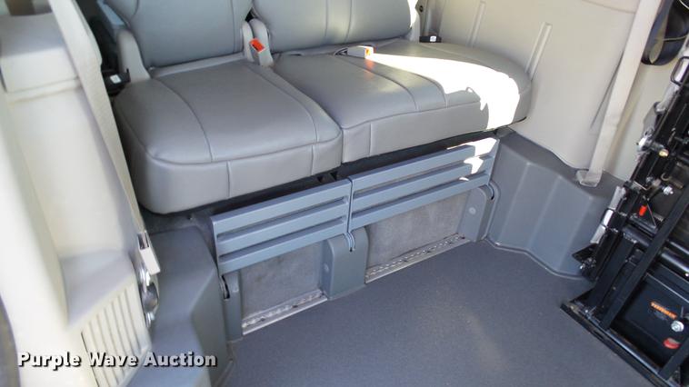 image for item DC1000 2013 Dodge Grand Caravan van