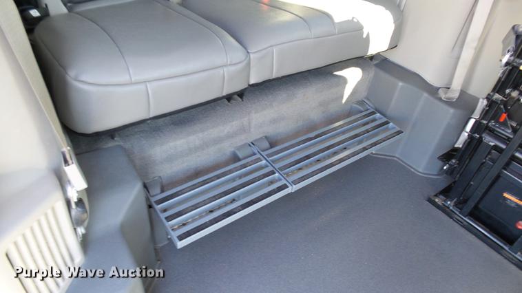 image for item DC1000 2013 Dodge Grand Caravan van