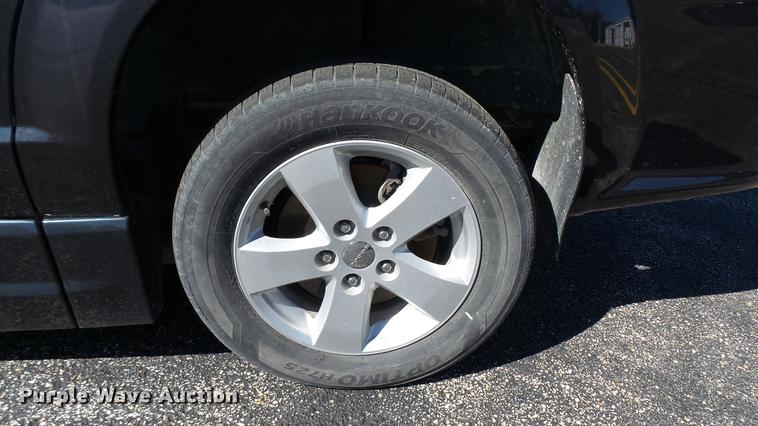 image for item DC1000 2013 Dodge Grand Caravan van