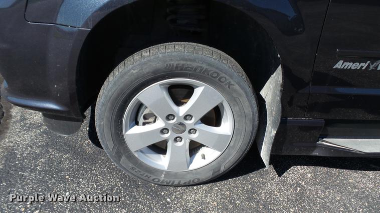 image for item DC1000 2013 Dodge Grand Caravan van