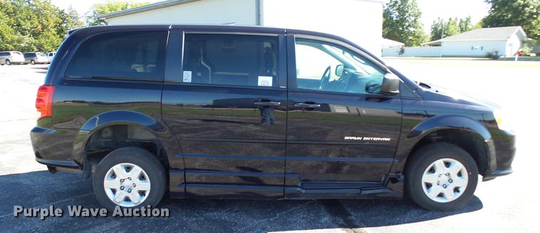 image for item DC1002 2011 Dodge Grand Caravan van