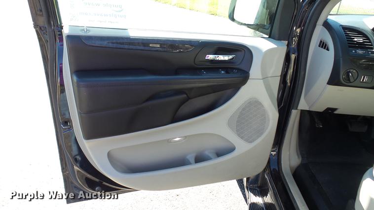 image for item DC1002 2011 Dodge Grand Caravan van