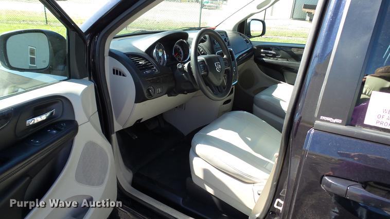 image for item DC1002 2011 Dodge Grand Caravan van