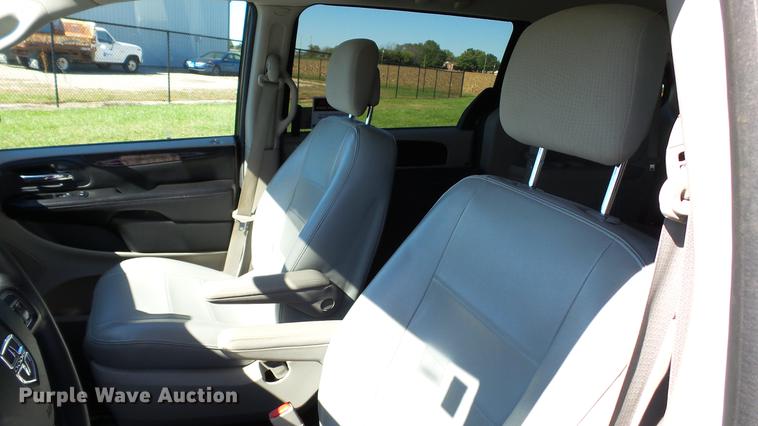 image for item DC1002 2011 Dodge Grand Caravan van