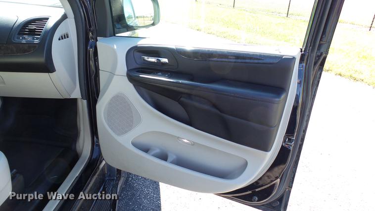 image for item DC1002 2011 Dodge Grand Caravan van